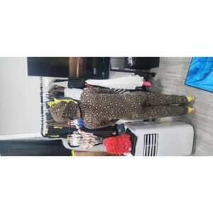 Adorable Dinosaur-Themed Onesie for Kids  size  M8  For kids